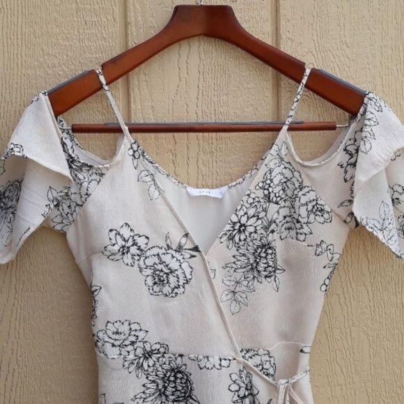 Lush Spaghetti Cold Shoulder Mini Wrap Dress Floral Print Blush Color Sz S‎ - Picture 4 of 8